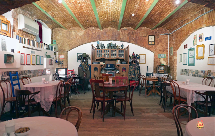 Основной зал  в «Клуб Петрович» фотография №8