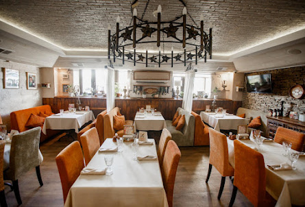 Основной зал  в Барный зал