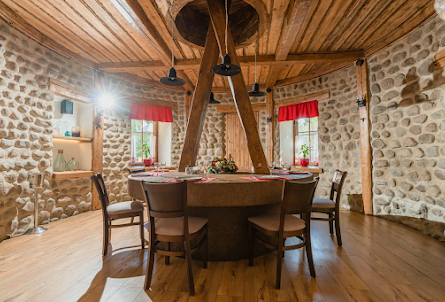 Зал ресторана "Корчма - Жернова в Зал ресторана "Корчма" - 2 этаж