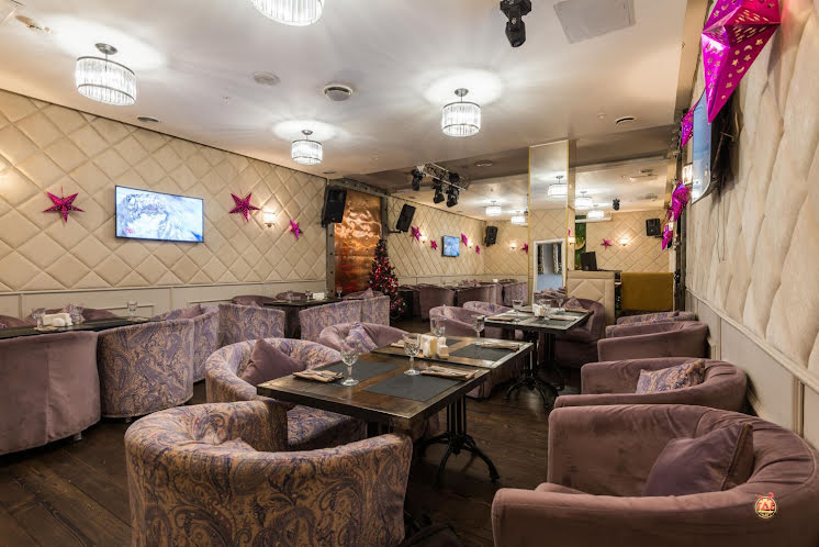 Большой караоке-зал в «Сытый лось в Медведково» фотография №3