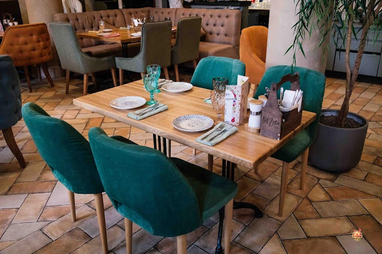 Основной зал  в «ВанГоги» фотография №1