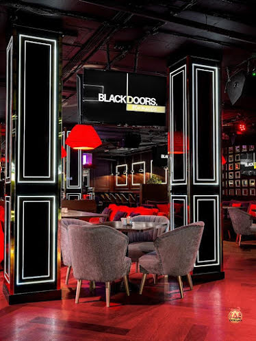 Основной зал в «BlackDoors» фотография №2