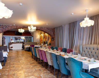  ресторан Иверия на Комарова