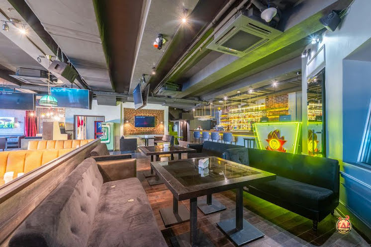 Основной зал  в «Руки ВВерх! Бар на Тверской» фотография №14