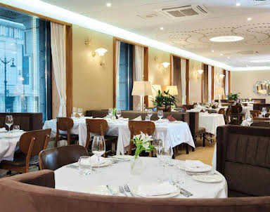  ресторан Crown Hotel St. Petersburg