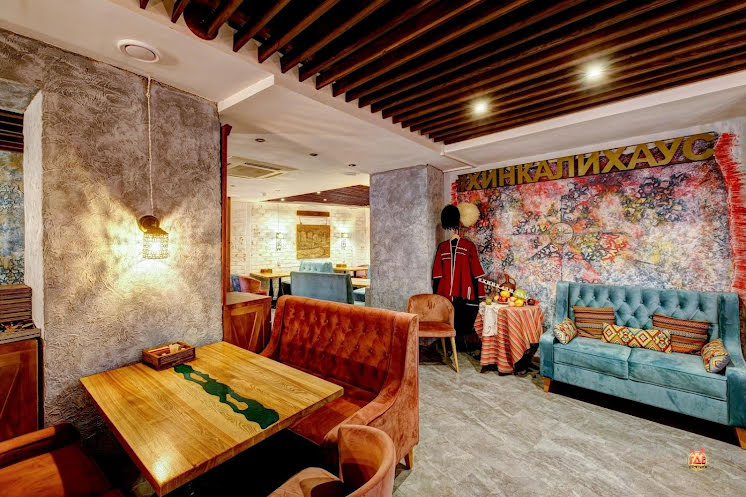 Основной зал  в «Хинкали Хаус» фотография №1