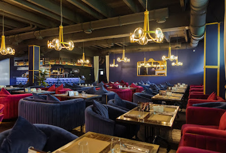 Каминный зал в Малый зал караоке 