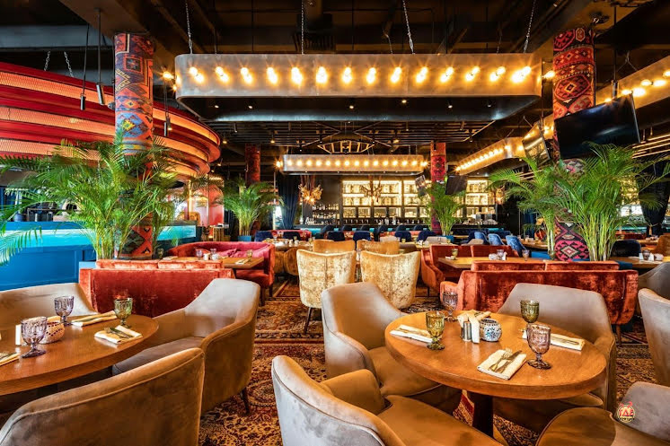 Основной зал в «Eshak на Арбате» фотография №1