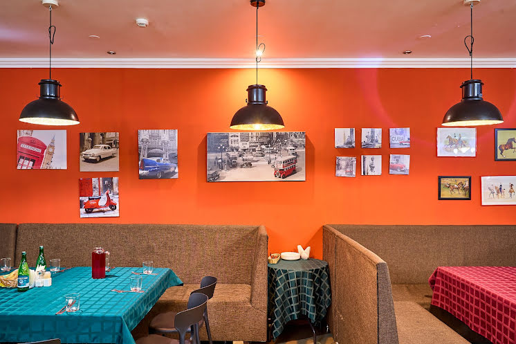 Основной зал  в «Zinger» фотография №13