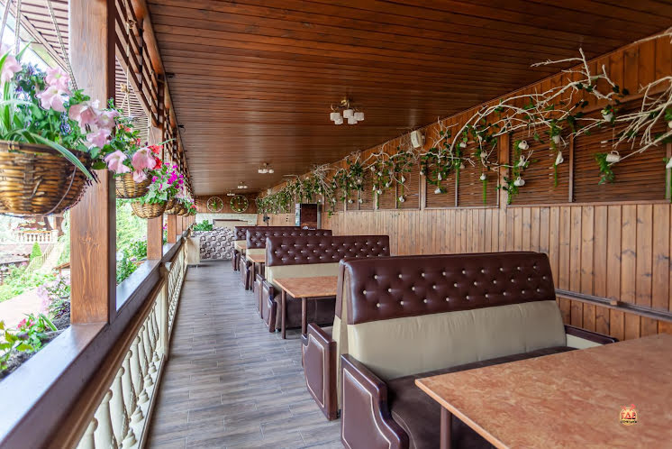 Летняя терраса в «Ресторанный комплекс «Старый Колодец»» фотография №5