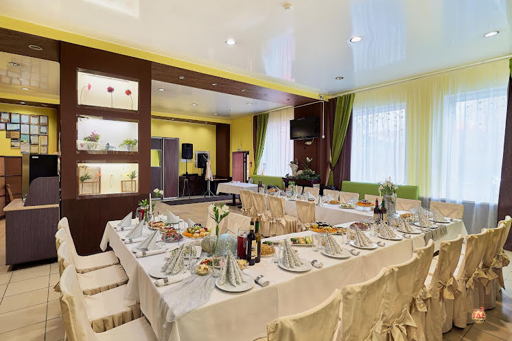 Основной зал в «Тарелку съел» фотография №1