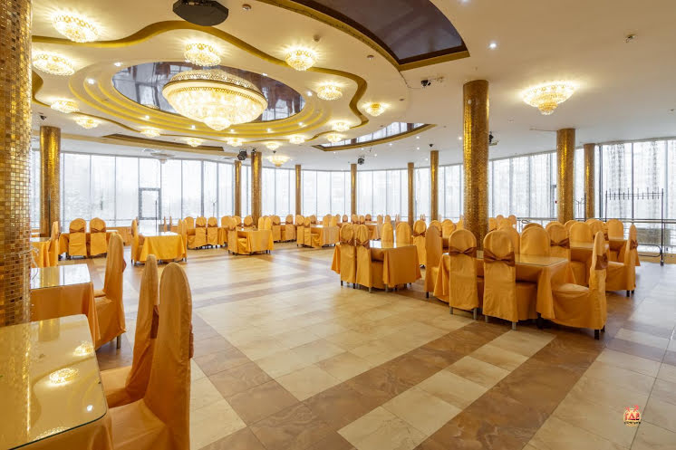 Зал «Золотой» в «У Озера ​на Героев Космоса» фотография №3