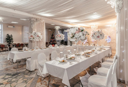 Большой банкетный зал в Малый банкетный зал