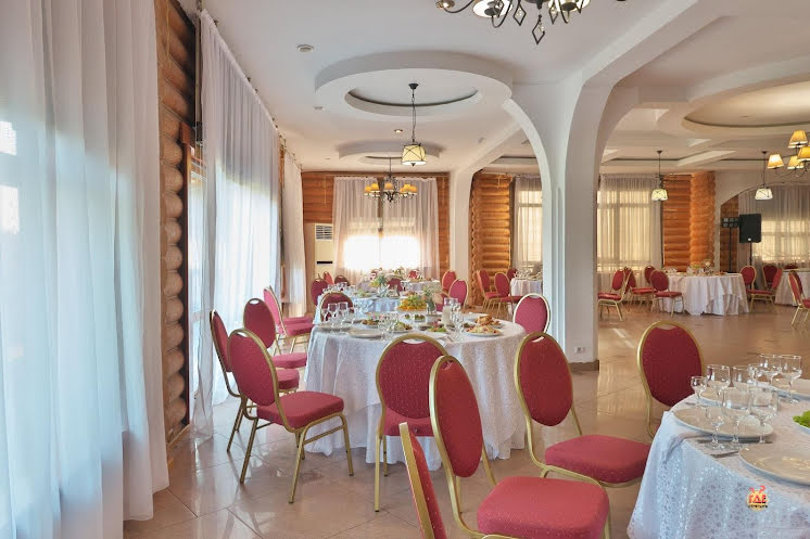 Банкетный зал в «Семигорье» фотография №4