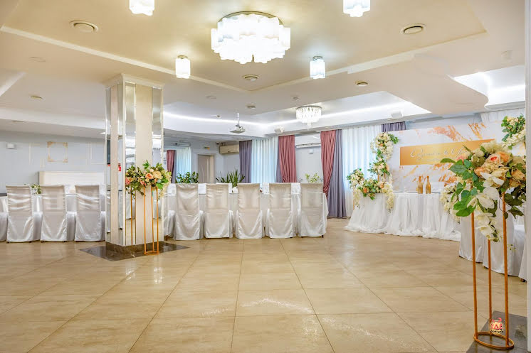 Зал на 100 человек в «Континент-Хауз» фотография №3