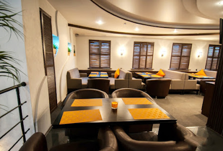 Основной зал  в Малый зал