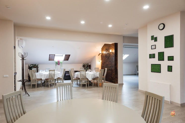 Основной зал в «Дача Хаус» фотография №12