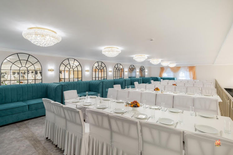 Зал ресторана в «Shalet» фотография №10