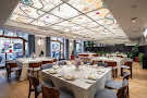 Основной зал  в «BISTROT 44»