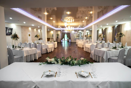 Зал «Шампань» в Малый зал