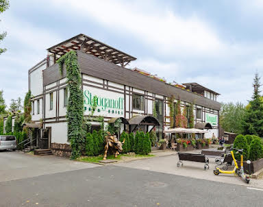  ресторан Stroganoff Bar & Grill