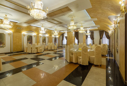 Средний банкетный зал в Малый банкетный зал