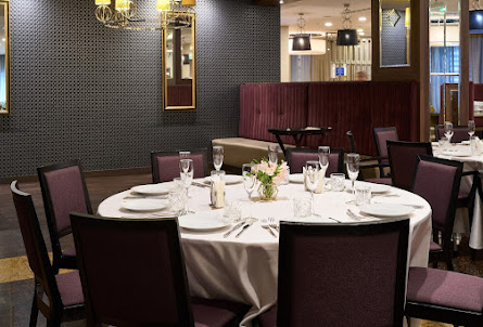 Ресторан Emerald в Platinum Hall