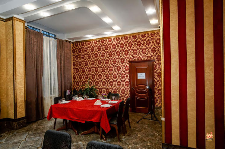 Основной зал в «Золотое перо» фотография №11