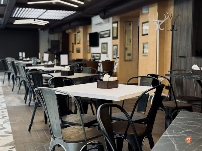 Основной зал «Reader's Pub» в «Гостиница АМАКС «Центральная»» фотография №1