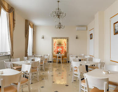  ресторан Белое дерево