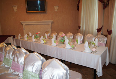 Зал кафе «Кремлевское» в Зал ресторана «Камелот»