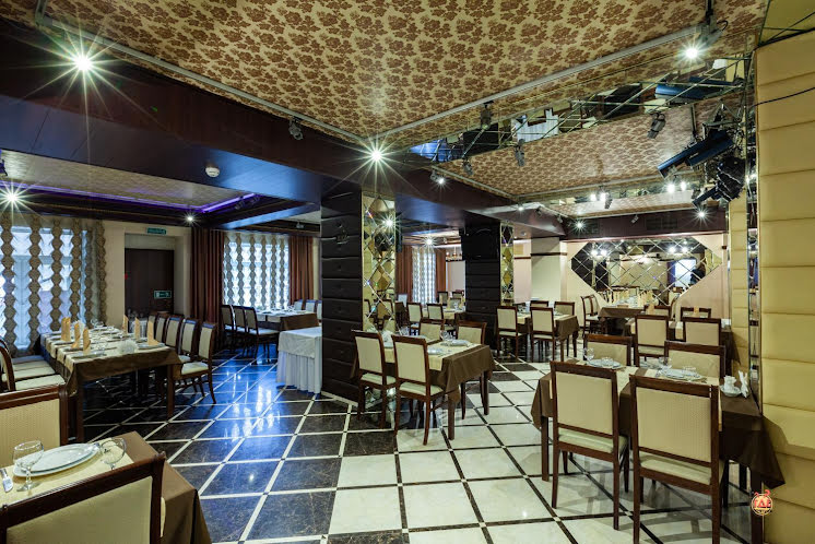 Основной зал ресторана  в «Загородный» фотография №17
