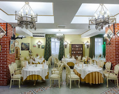  ресторан Петровский дворик