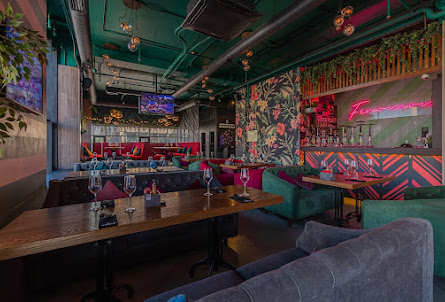 Основной зал в Зал "Караоке"