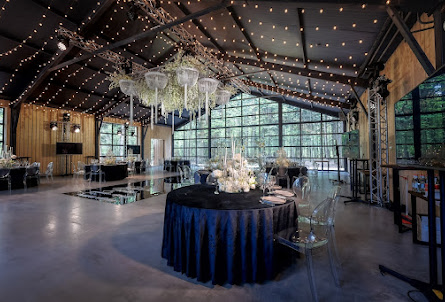 Большой зал  в Малый зал 