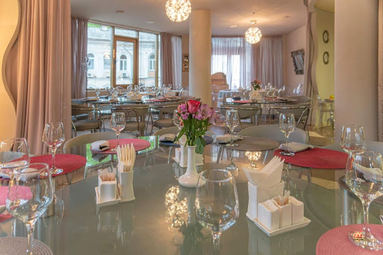 Зал ресторана «Жемчужина» в «Жемчужина» фотография №5