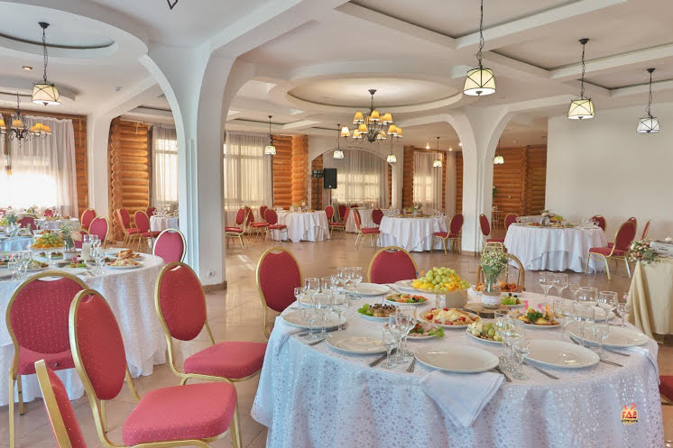 Банкетный зал в «Семигорье» фотография №18