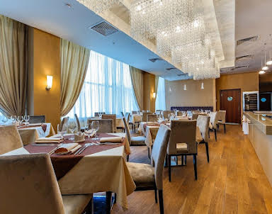  ресторан РАЙКИН PLAZA HOTEL