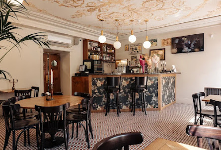 Малый зал  в Малый зал 