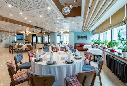 Основной зал  в Малый зал