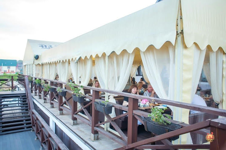 Летняя терраса  в «Biergarten на Елены Стасовой» фотография №1