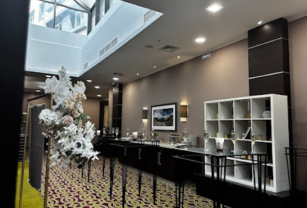 Бальный зал «Гранд Кортъярд» в Частная обеденная зона «Малахит»