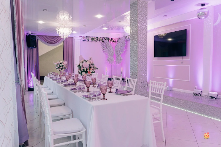 Сиреневый зал в «Кирочный двор» фотография №2