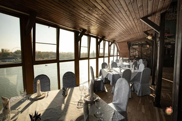 Зал на 100 человек в «Кафе-Клуб» фотография №15