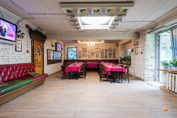 Основной зал в «Трактир на Лодочной» фотография №3