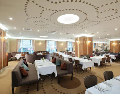  ресторан Crown Hotel St. Petersburg