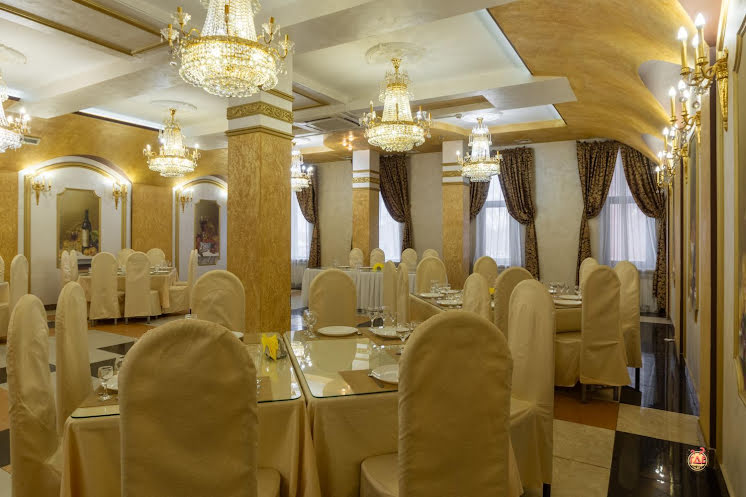 Средний банкетный зал в «У Озера ​на Героев Космоса» фотография №6