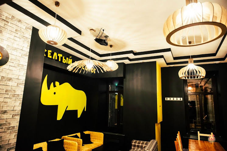 Большой зал в «Жёлтый носорог» фотография №3