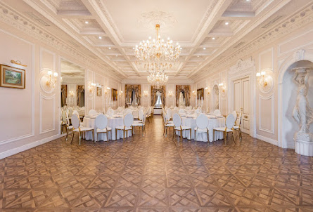 Зал «Генеральский салон» в Зал «Альпийская дача»