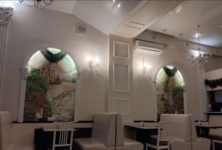 Основной зал в Малый зал 